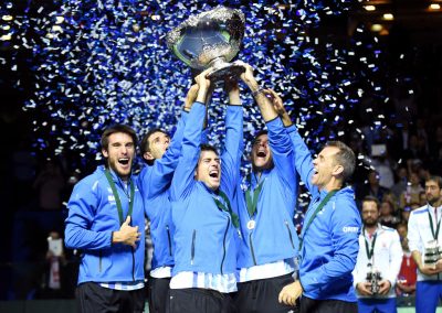 Argentina lifted last year's Davis Cup trophy (Zimbio)