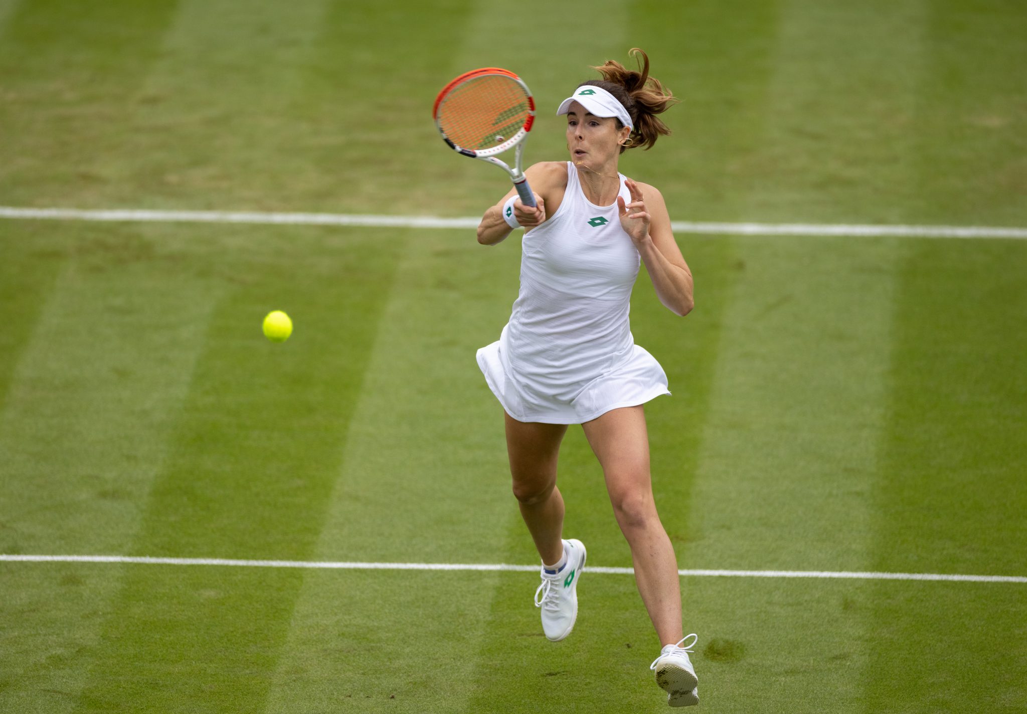 French Veteran Alize Stuns No.1 Swiatek At Wimbledon UBITENNIS