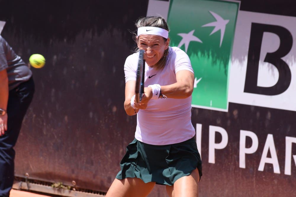 Victoria Azarenka moves past Sloane Stephens to reach the third round