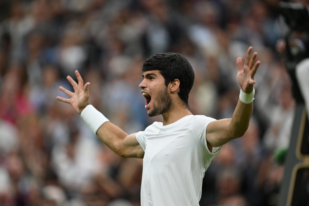 Alcaraz Wins Wimbledon in a Thrilling Comeback Against Djokovic - The New  York Times